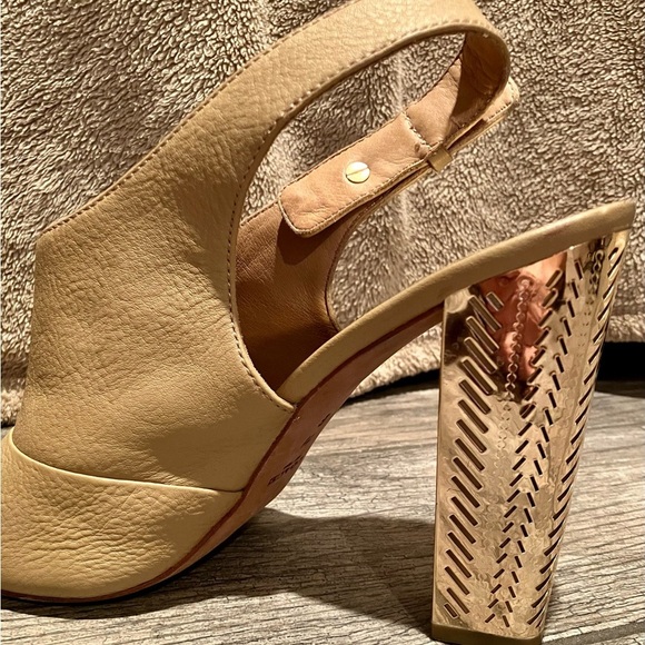 Coach Peep Toe Leather Bootie‎ with Gold Metallic Detail Heel Size 11 - Picture 4 of 6